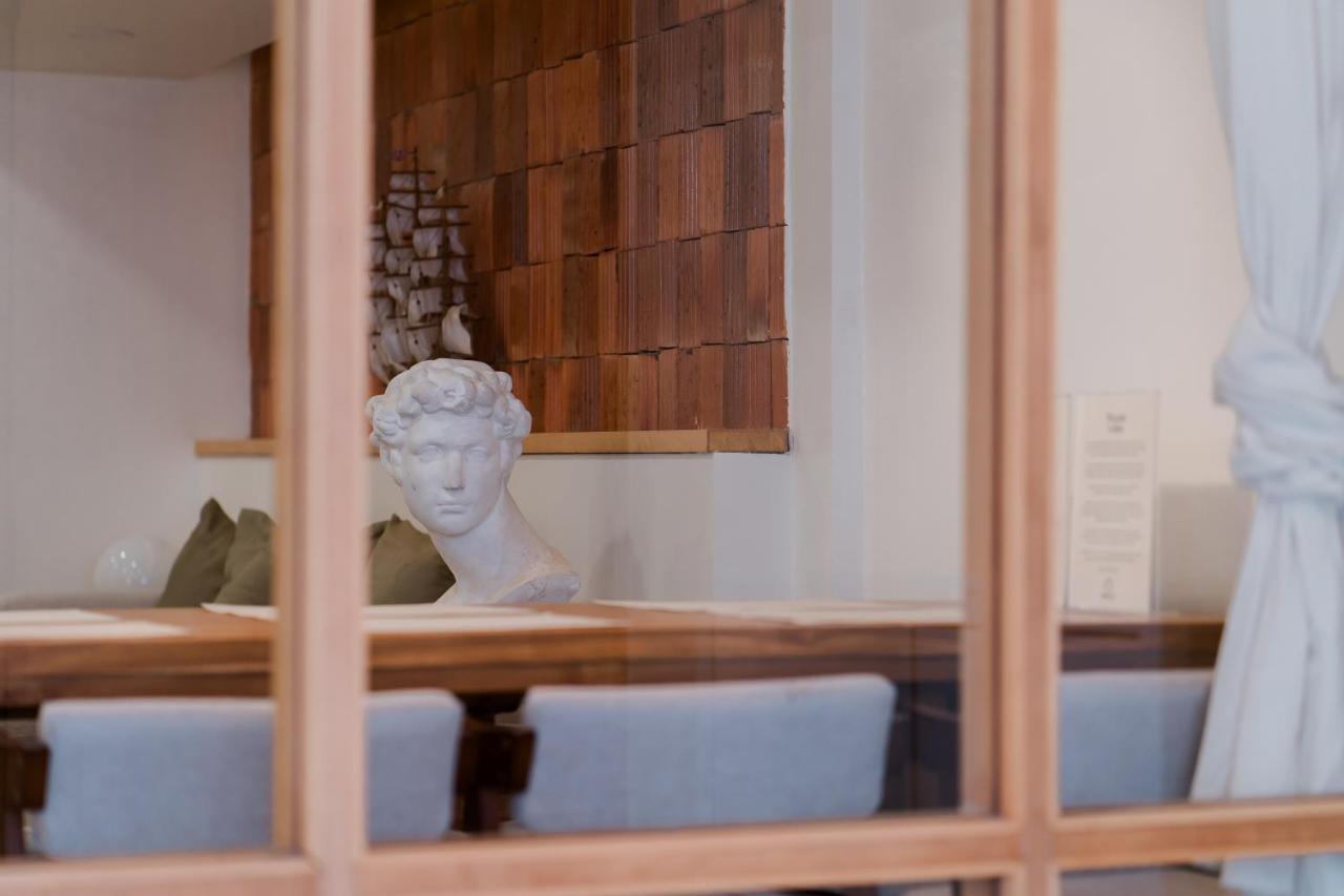 Yimwhan House 01, Wat Ratchaburana Ayutthaya Bagian luar foto